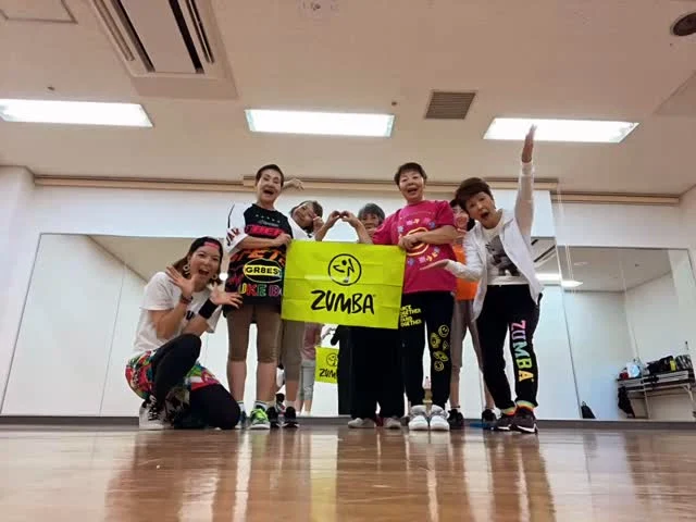 神戸中央体育館メンバー、増えました〜👯‍♀️（たぶん。笑）

卓球の試合と重なってる日が多いから7.8月は来れないけど、、って言うてたけど、体育館のスタッフさん、どないかしてくれないかなぁ〜🧐

せっかくメンバーさん増えそうやからやっぱり単発の参加もありにしてほしいけど、、

体育館はやっぱり難しいのかな。。

また体育館メンバーで動画撮ろ〜

あ、7月のイベント、板宿になったので、体育館メンバーさん来てくれるって〜😍😍
